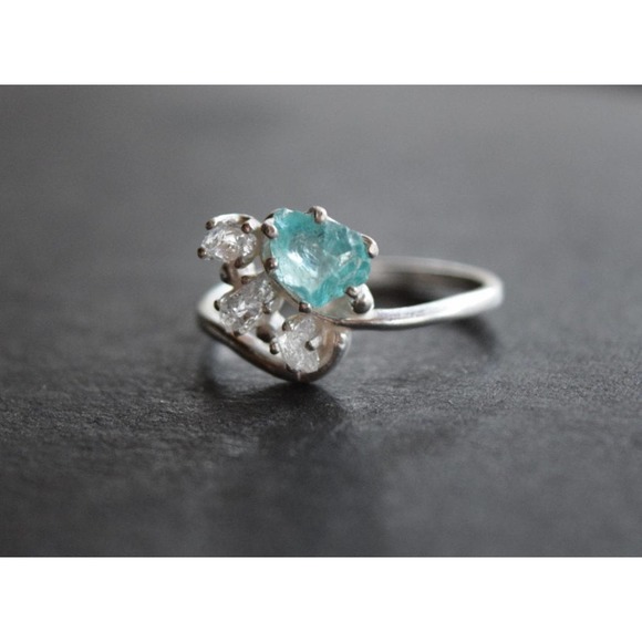 alternative raw diamond engagement ring raw crystal size 4 5 6 7 8 8 9 1… - Picture 3 of 5